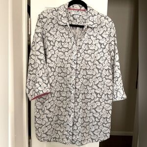 Foxcroft NYC button up. Sz 18w shaped.